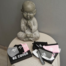 Carregar imagem para a galeria, masque de protection et pochette rose noir gris  be cover