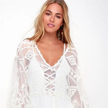 Carregar imagem para a galeria, paréo robe de plage soleil vacance été noir ile blanc piscine be cover