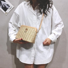 Carregar imagem para a galeria, sac a main rectangulaire brun blanc rotin paille tendance bandouliere delux be cover