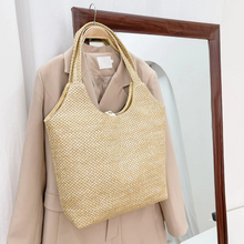 Charger l'image dans la galerie, sac en rotin tendance marron beige sac de plage be cover