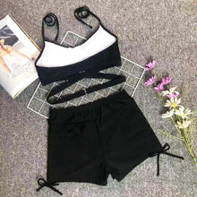 Upload image to gallery, maillot de bain deux piece taille haute noir plage mer sable été

