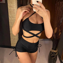 Upload image to gallery, maillot de bain deux piece taille haute noir plage mer sable été
