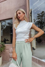 Upload image to gallery, pantalon  vert slim coupe droite large legging elegant chic sexy coktail soiree be cover
