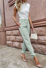 Upload image to gallery, pantalon  vert slim coupe droite large legging elegant chic sexy coktail soiree be cover
