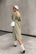 Upload image to gallery, Robe Calla BC
