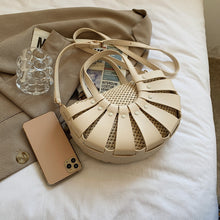 Upload image to gallery, Sac à main en rotin/cuir Winston
